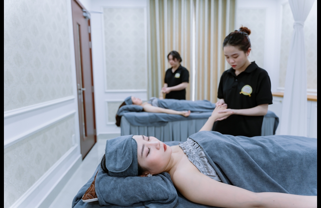 THẨM MỸ VIỆN CARITA ACADEMY