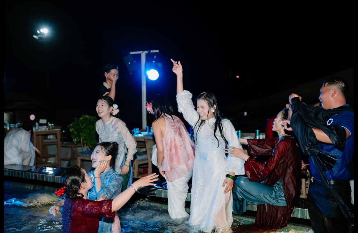 ELITE YEAR AND PARTY