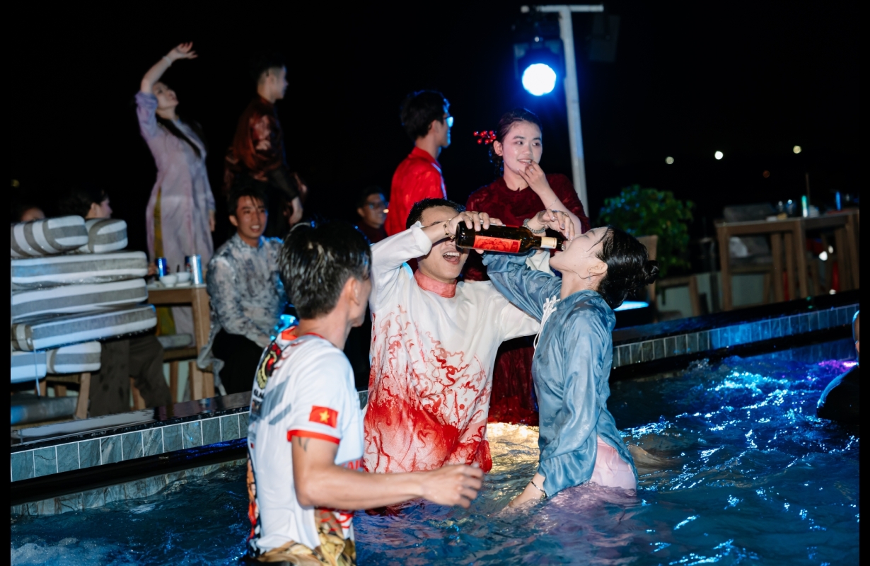 ELITE YEAR AND PARTY