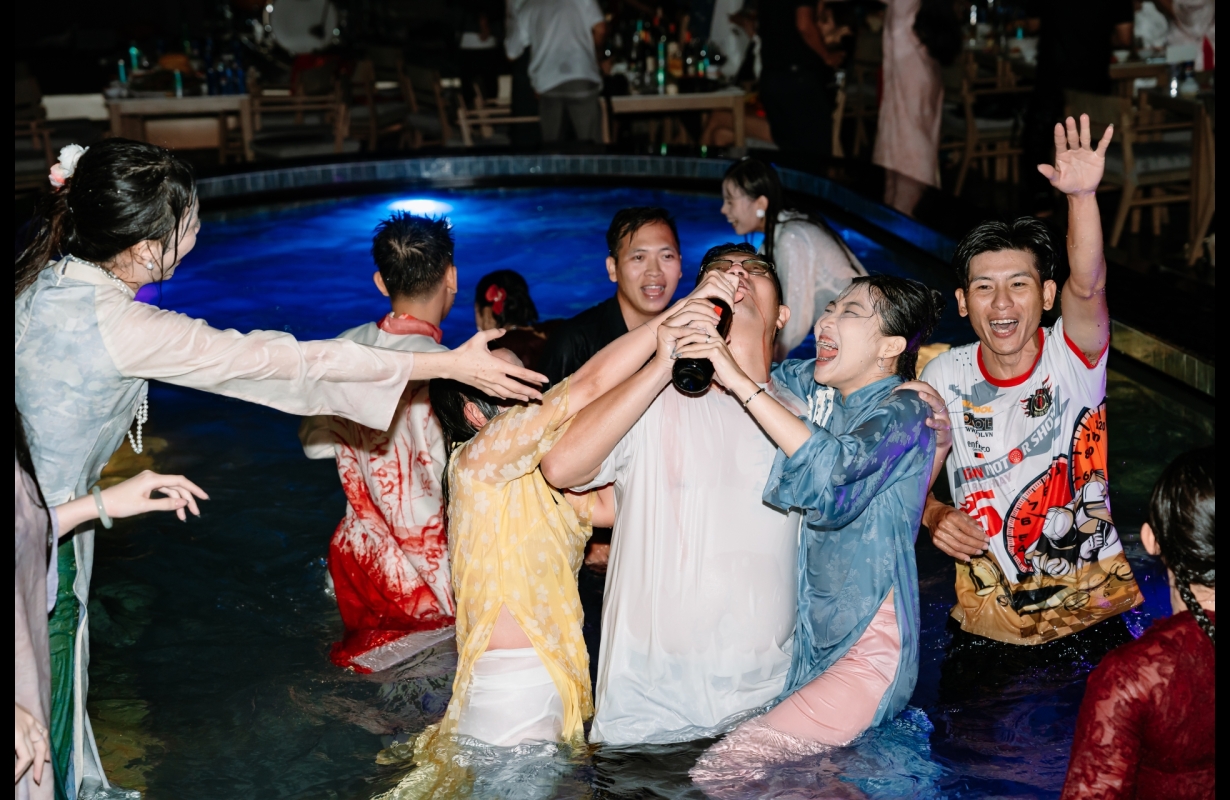 ELITE YEAR AND PARTY