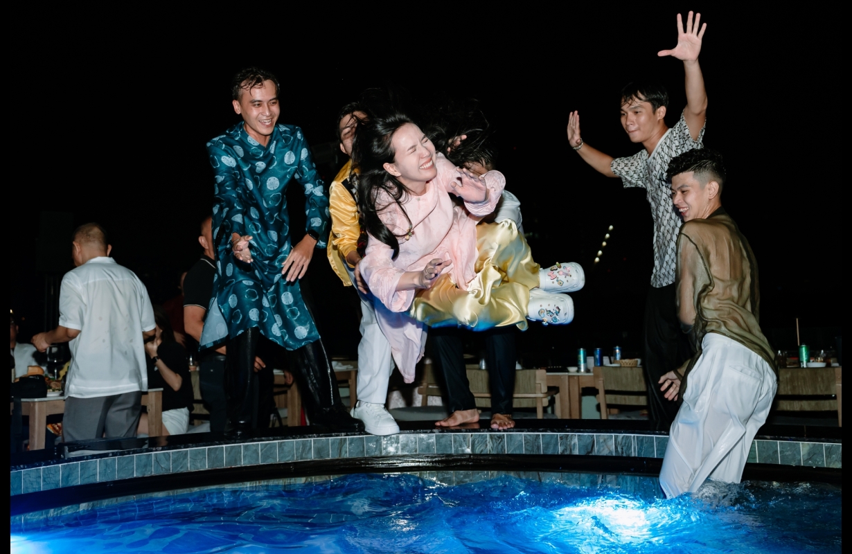 ELITE YEAR AND PARTY