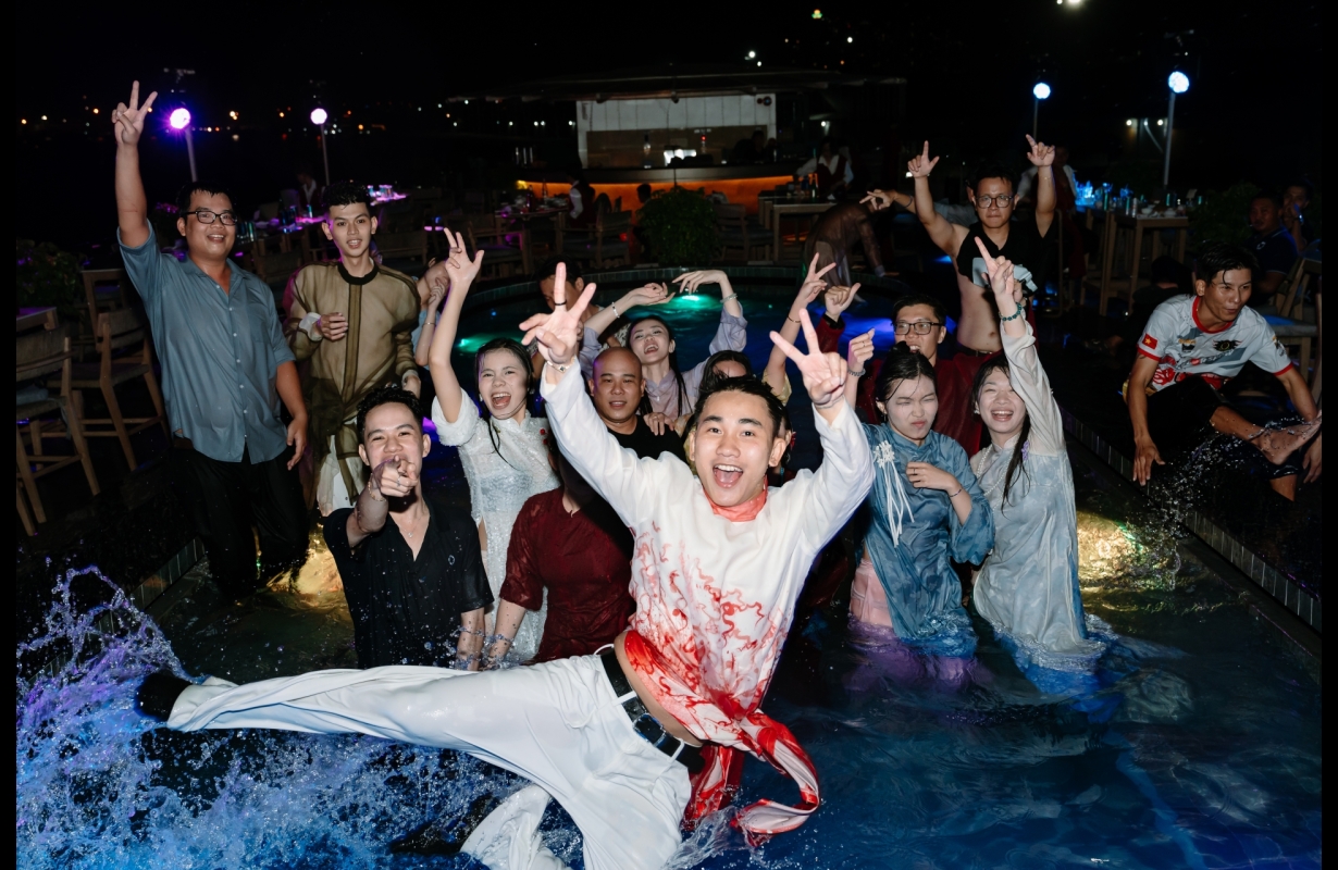 ELITE YEAR AND PARTY