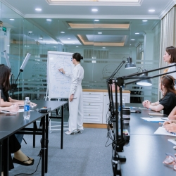 THẨM MỸ VIỆN CARITA ACADEMY